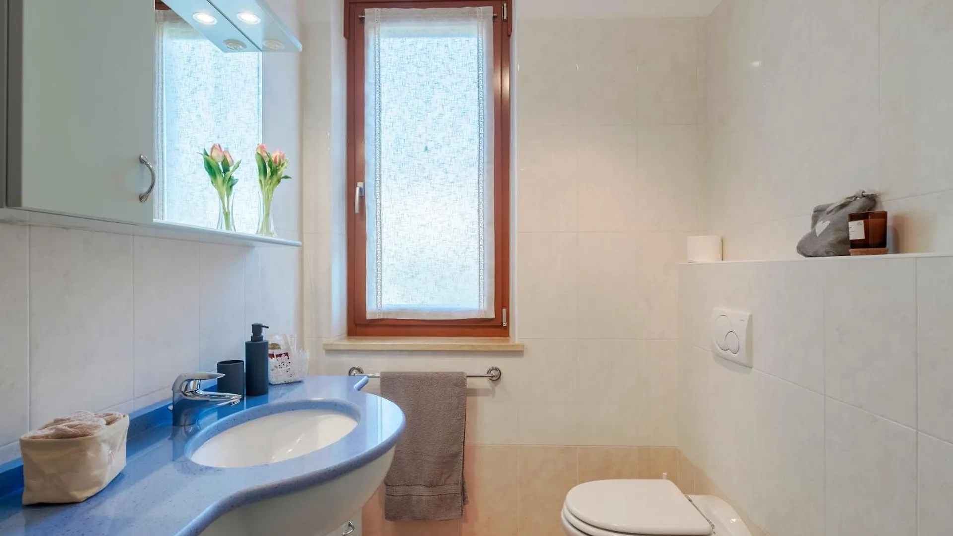Apartamento Luci Sul Lago Sirmione Italia